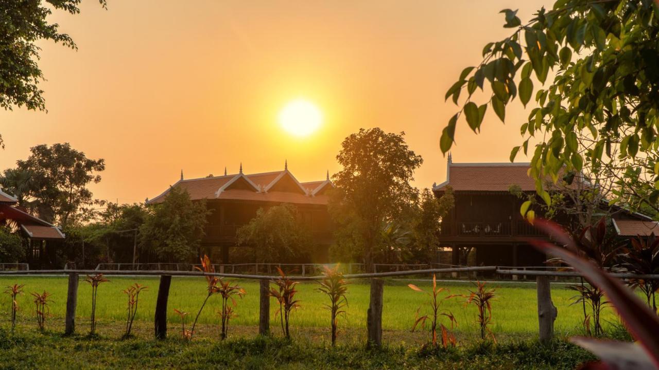 Mane Hariharalaya Hotel Siem Reap Buitenkant foto